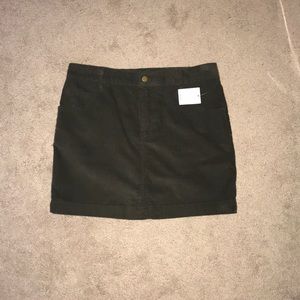 Dark green never worn BDG corduroy skirt